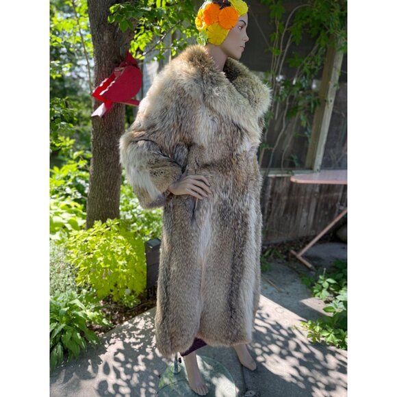 Vintage Coyote Full Length Fur Coat HURTIG Furs - Picture 4 of 16